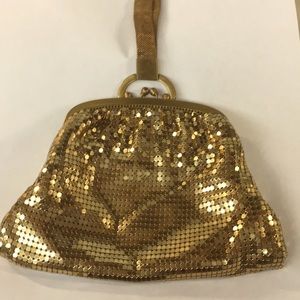 Gold sequined 1920’s wristlet. Excellent condition!